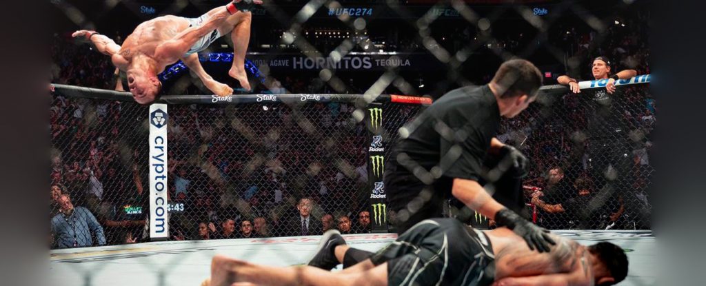 Michael-Chandler-destruye-a-Ferguson-con-devastador-KO-en-UFC-274